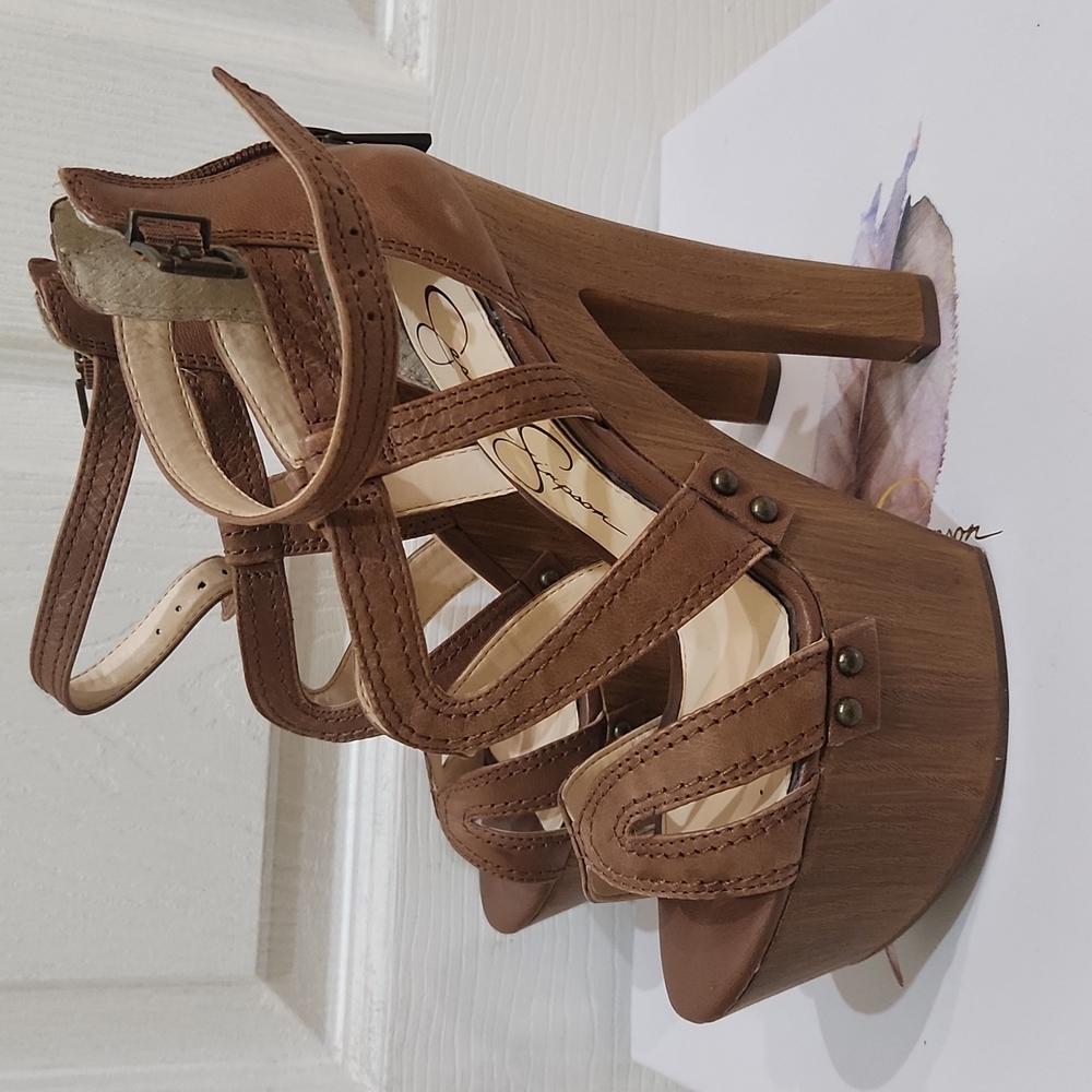 Jessica Simpson pumps 6.5